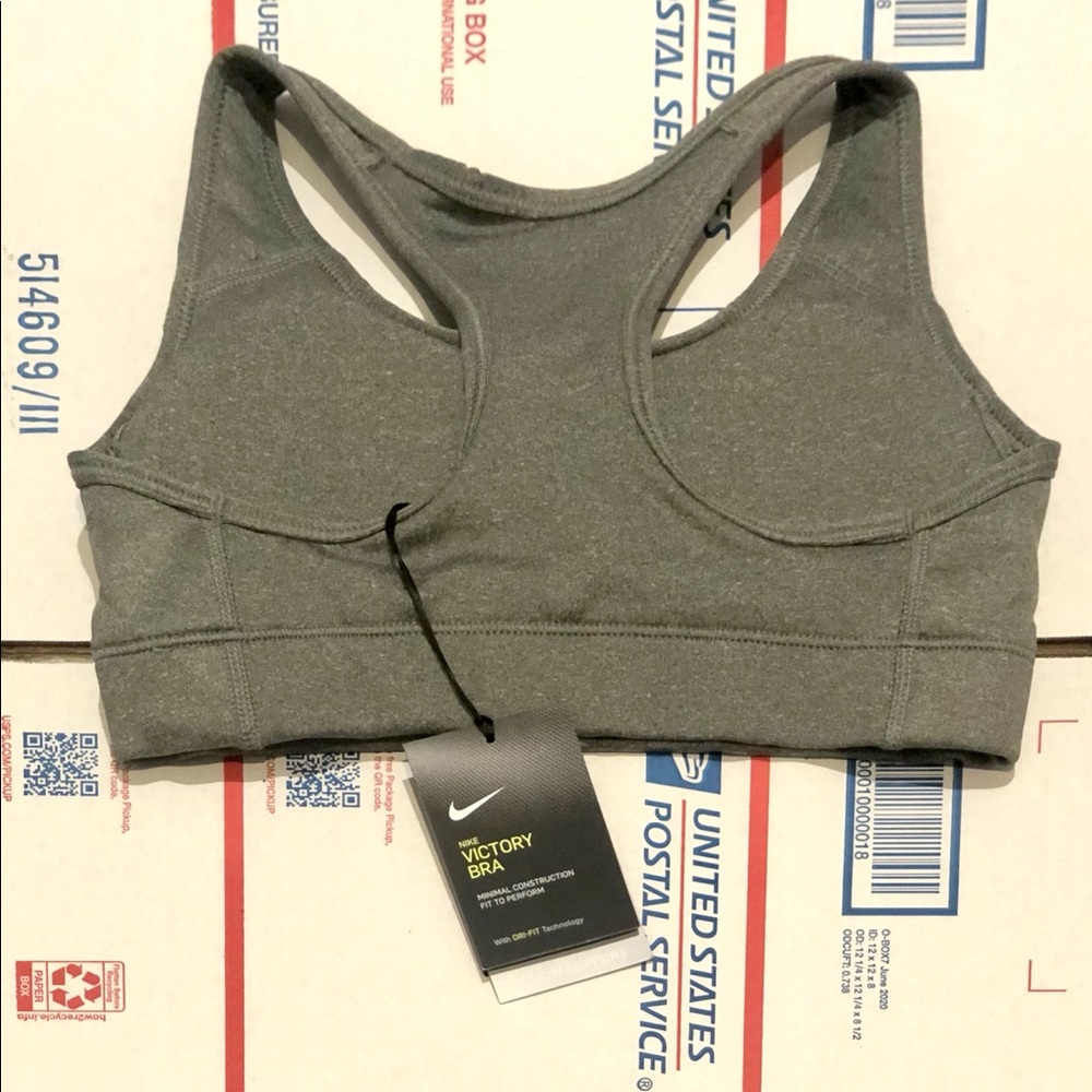 ❤️NWT Nike XS Victory Sports Bra Gray - Picture 2 of 6